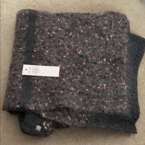 Elle hat and scarf set - Picture 1 of 5